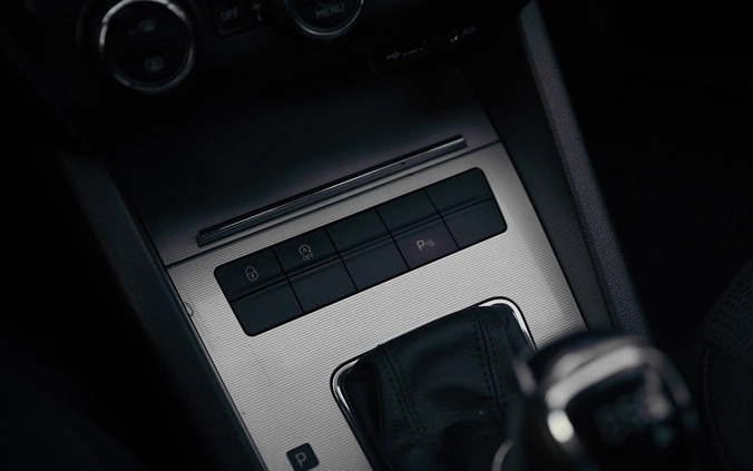 Skoda Octavia cena 45500 przebieg: 232000, rok produkcji 2015 z Płock małe 781
